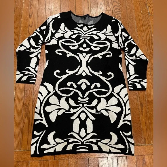 Derek Heart Black and White Long Sleeve Dress - Picture 2 of 12